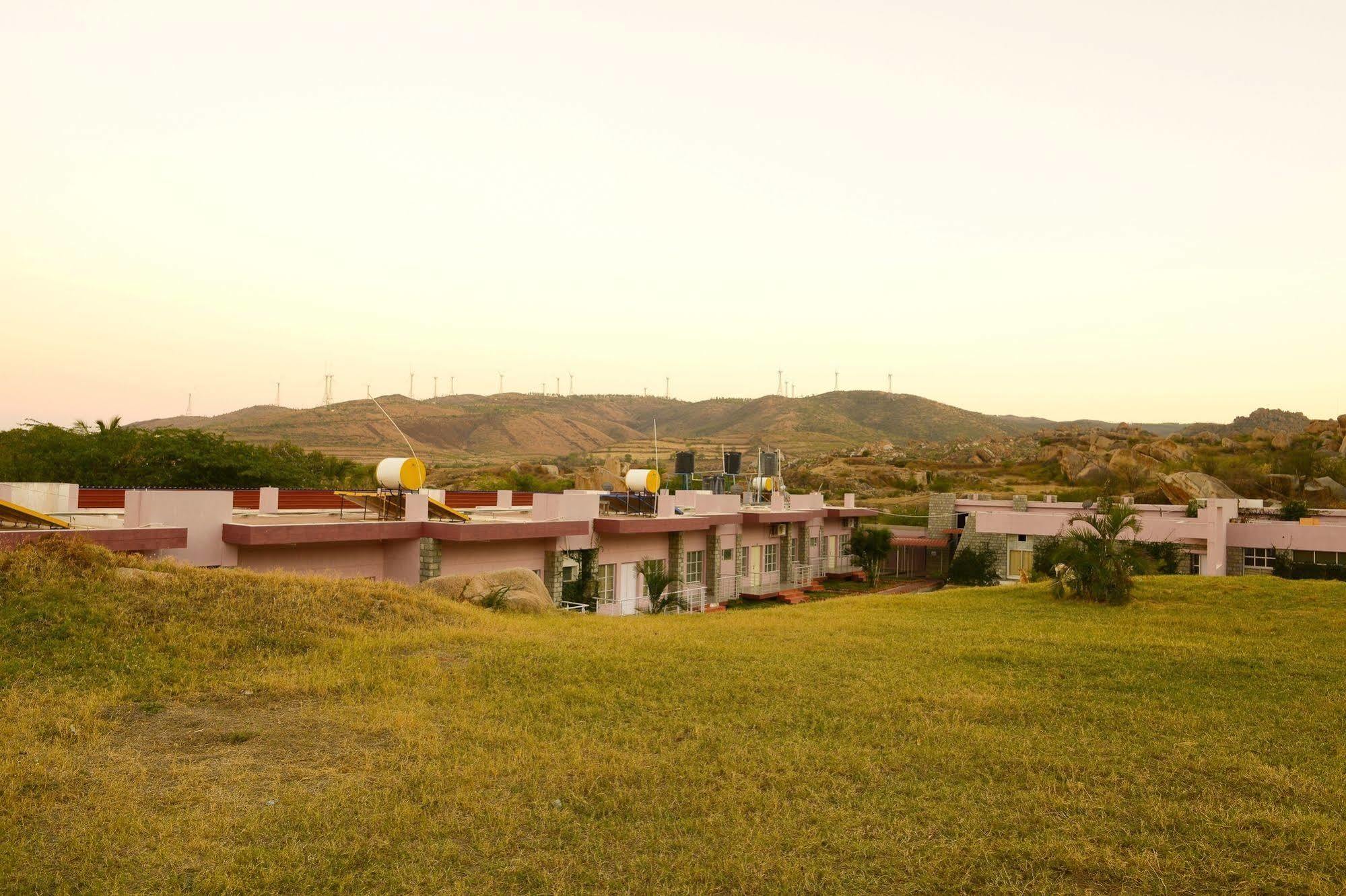 Kstdc Hotel Mayura Yatrinivas מייזור מראה חיצוני תמונה