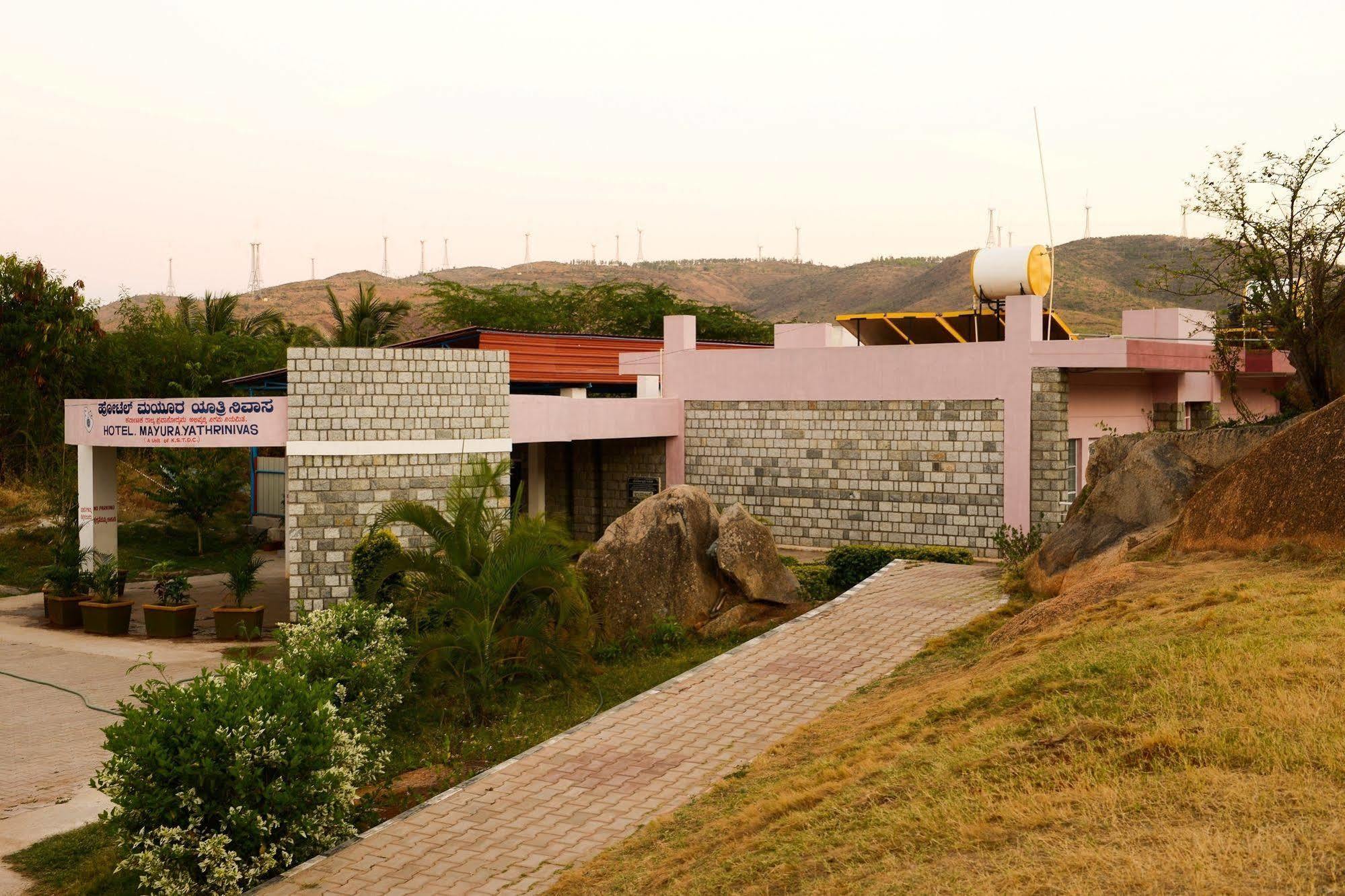 Kstdc Hotel Mayura Yatrinivas מייזור מראה חיצוני תמונה